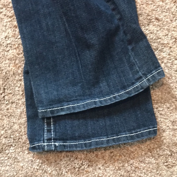 Size 7/8 long Maurice’s jean - Picture 4 of 4